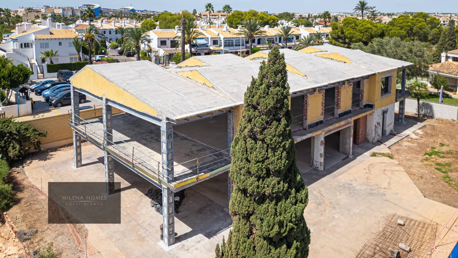 Chalet de 8 habitaciones en Cabo Roig en venta - 2.400.000 € (Ref: 9542351)