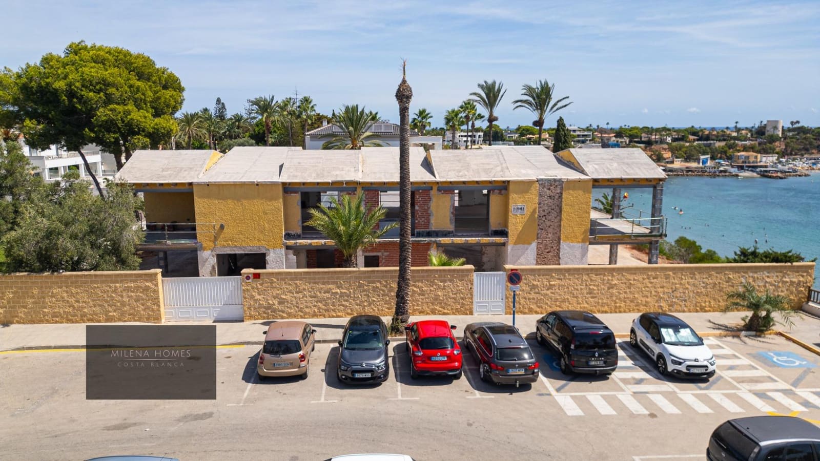 Chalet de 8 habitaciones en Cabo Roig en venta - 2.400.000 € (Ref: 9542351)