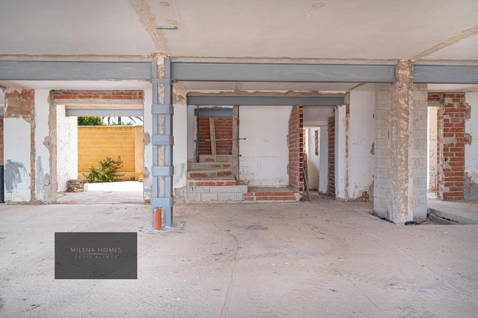 Chalet de 8 habitaciones en Cabo Roig en venta - 2.400.000 € (Ref: 9542351)