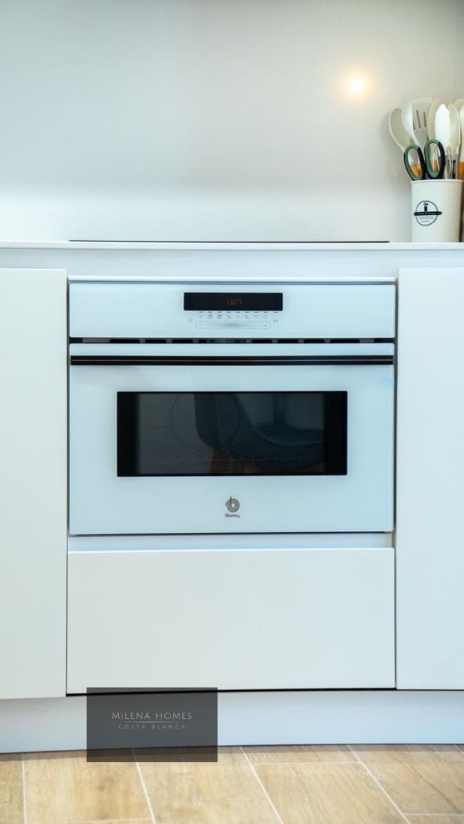 2 soverom Leilighet til salgs i Torrevieja med svømmebasseng garasje - € 529 000 (Ref: 9542352)