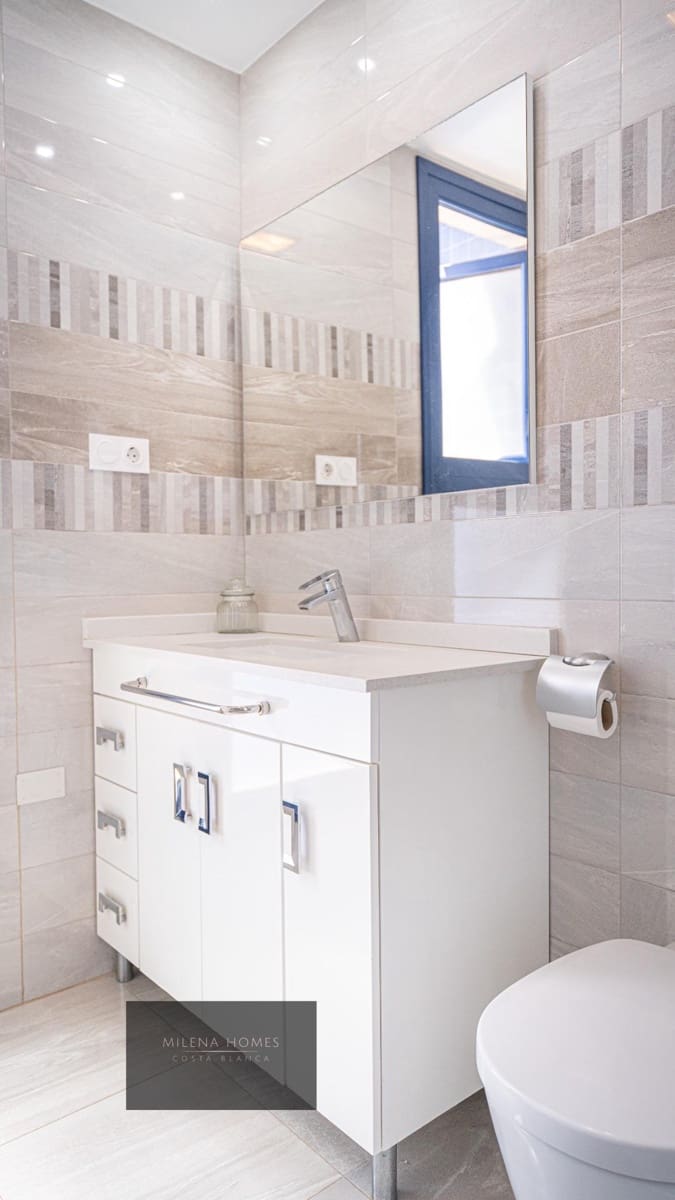 3 slaapkamer Penthouse te koop in Torrevieja met zwembad garage - € 810.000 (Ref: 9542354)