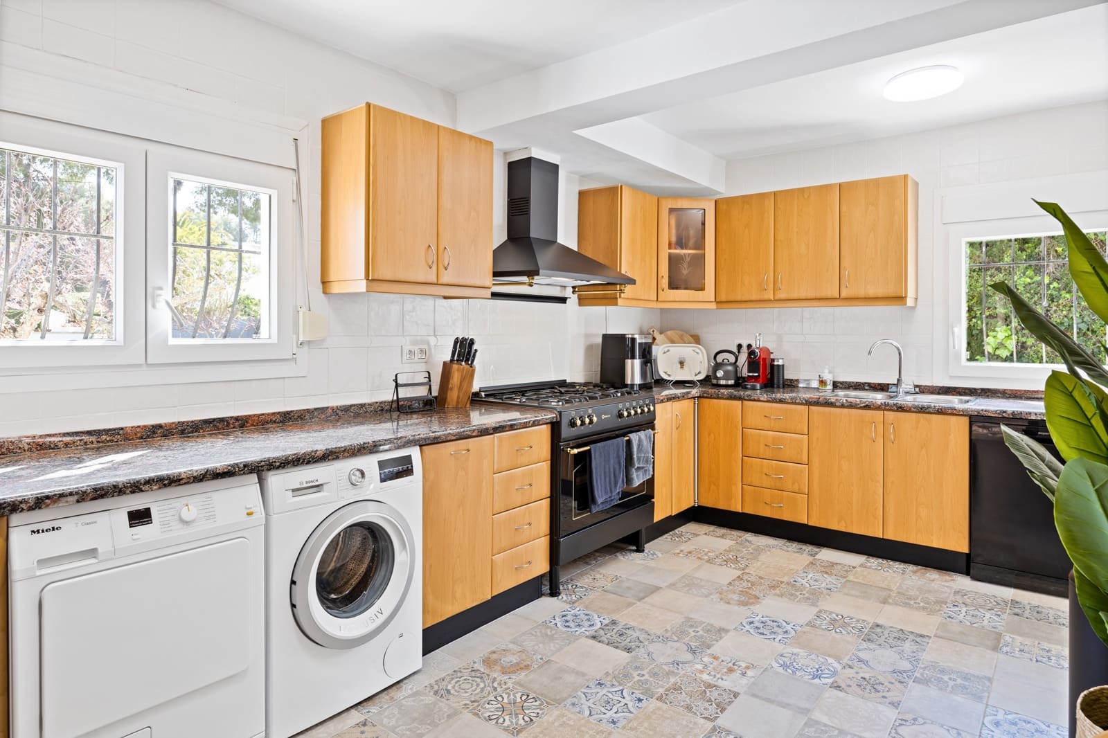 4 bedroom Villa for sale in Javea / Xabia - € 895,000 (Ref: 9542888)