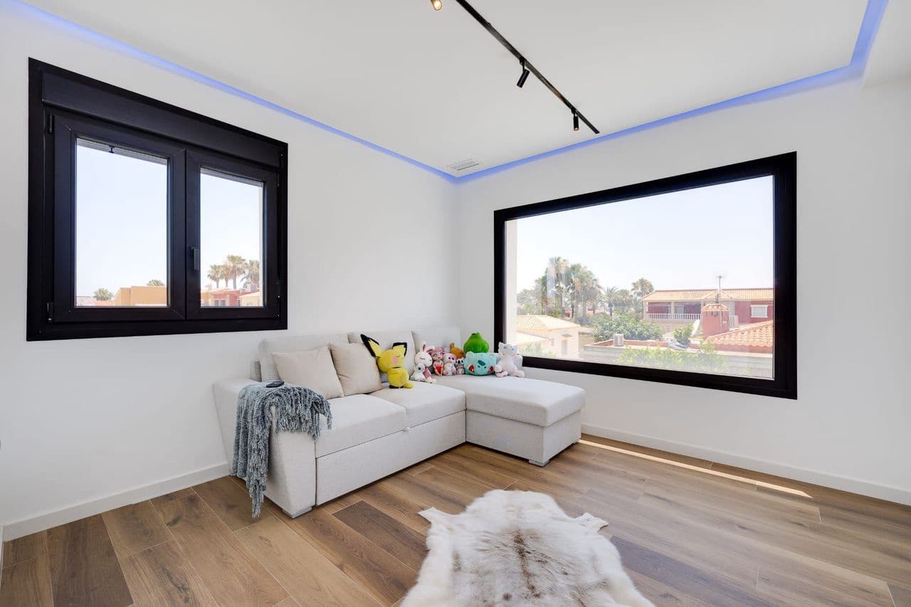 5 sovrum Villa till salu i Torrevieja - 1 250 000 € (Ref: 9550837)