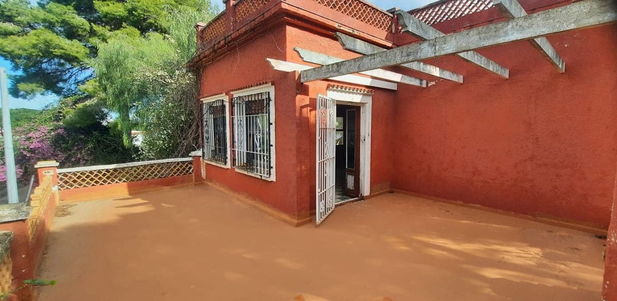 Chalet de 12 habitaciones en Dénia en venta con garaje - 817.000 € (Ref: 9556198)