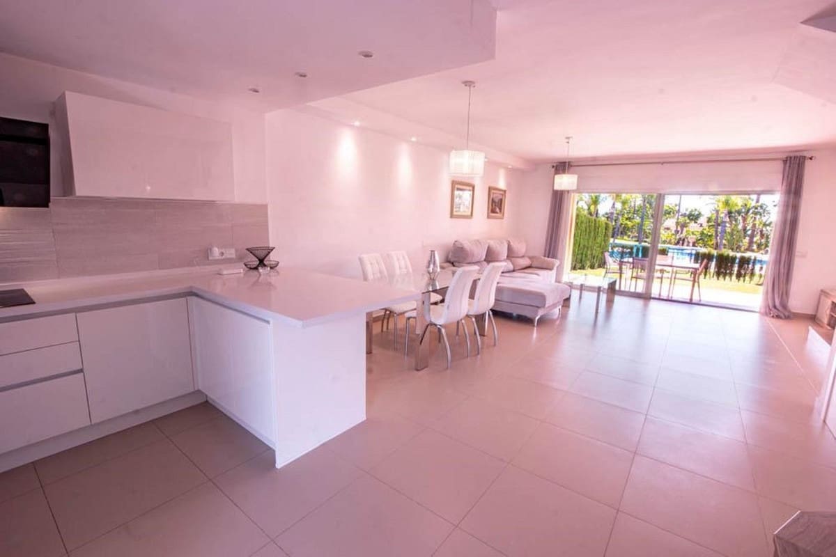 3 chambre Maison de Ville à vendre à Benahavis avec piscine - 670 000 € (Ref: 9562168)