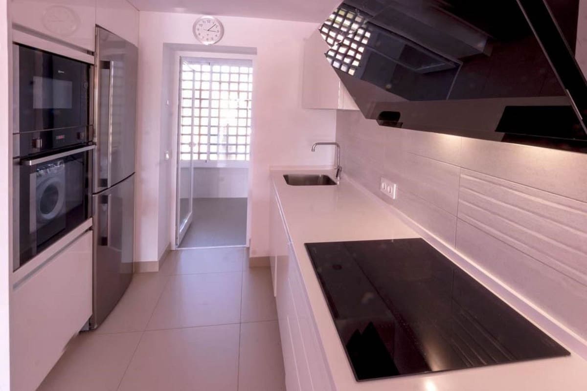 3 chambre Maison de Ville à vendre à Benahavis avec piscine - 670 000 € (Ref: 9562168)