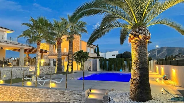 4 sypialnia Willa na sprzedaż w Pueblo - Urbanizaciones, Alfaz del Pi / L'Alfàs del Pi z basenem garażem - 1 195 000 € (Ref: 9564085)