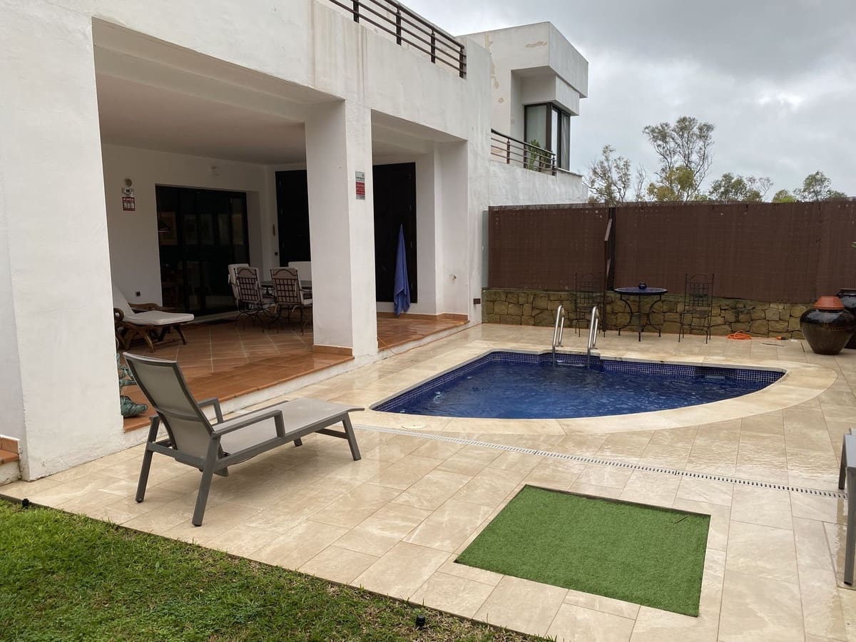 3 bedroom Villa for sale in Benalmadena with pool - € 799,000 (Ref: 9570327)