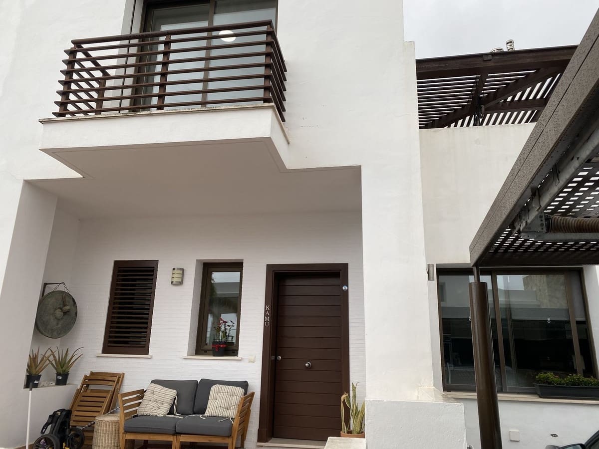 3 bedroom Villa for sale in Benalmadena with pool - € 799,000 (Ref: 9570327)