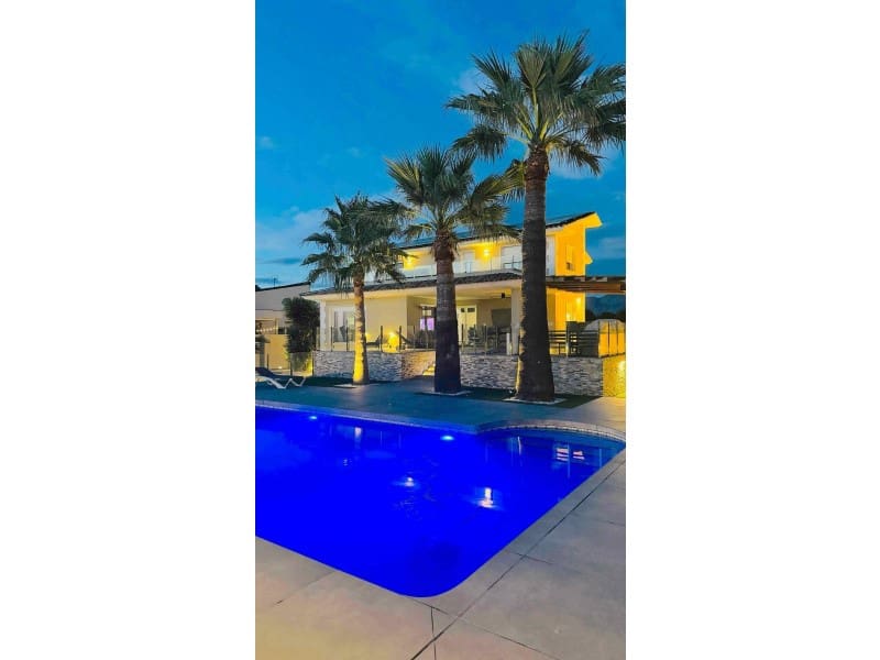 4 soveværelse Villa til salg i Alfaz del Pi / L'Alfas del Pi - € 1.195.000 (Ref: 9570675)