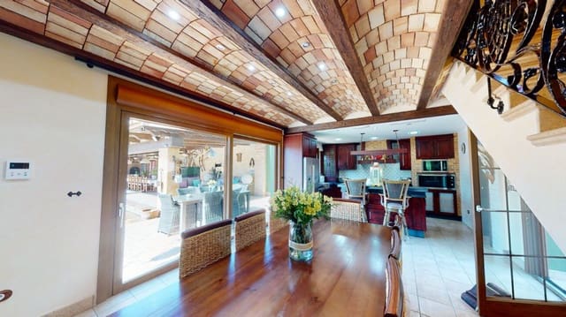 Chalet de 4 habitaciones en Almoradí en venta con piscina garaje - 1.590.000 € (Ref: 9576864)