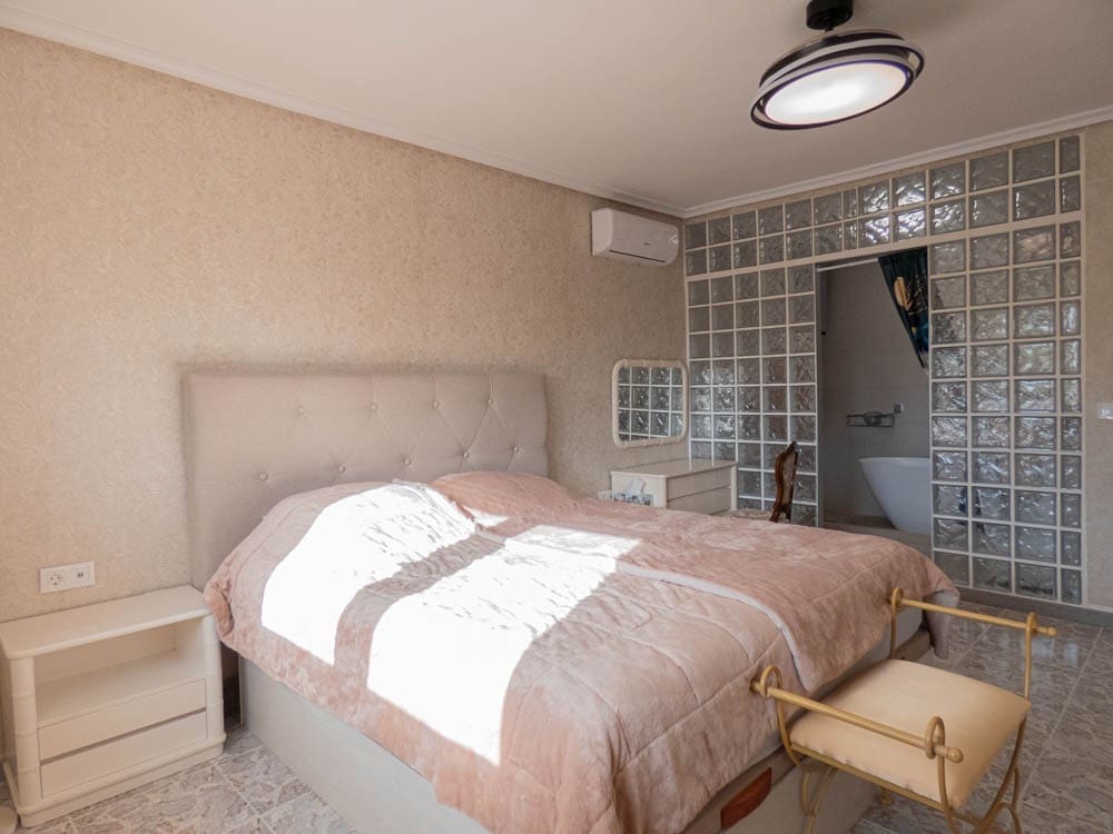 7 makuuhuone Huvila myytävänä paikassa San Miguel de Salinas mukana uima-altaan 
autotalli - 1 499 000 € (Ref: 9576868)