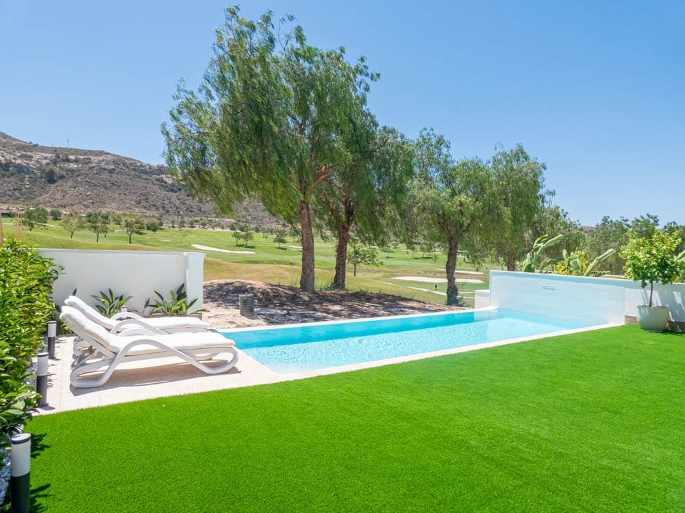 6 quarto Moradia para venda em Monforte del Cid com piscina garagem - 674 950 € (Ref: 9576874)