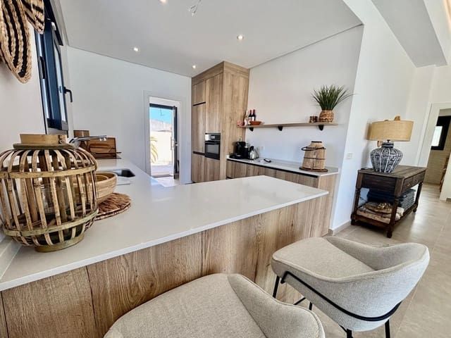 Chalet de 3 habitaciones en Rafal en venta con piscina garaje - 415.000 € (Ref: 9583693)