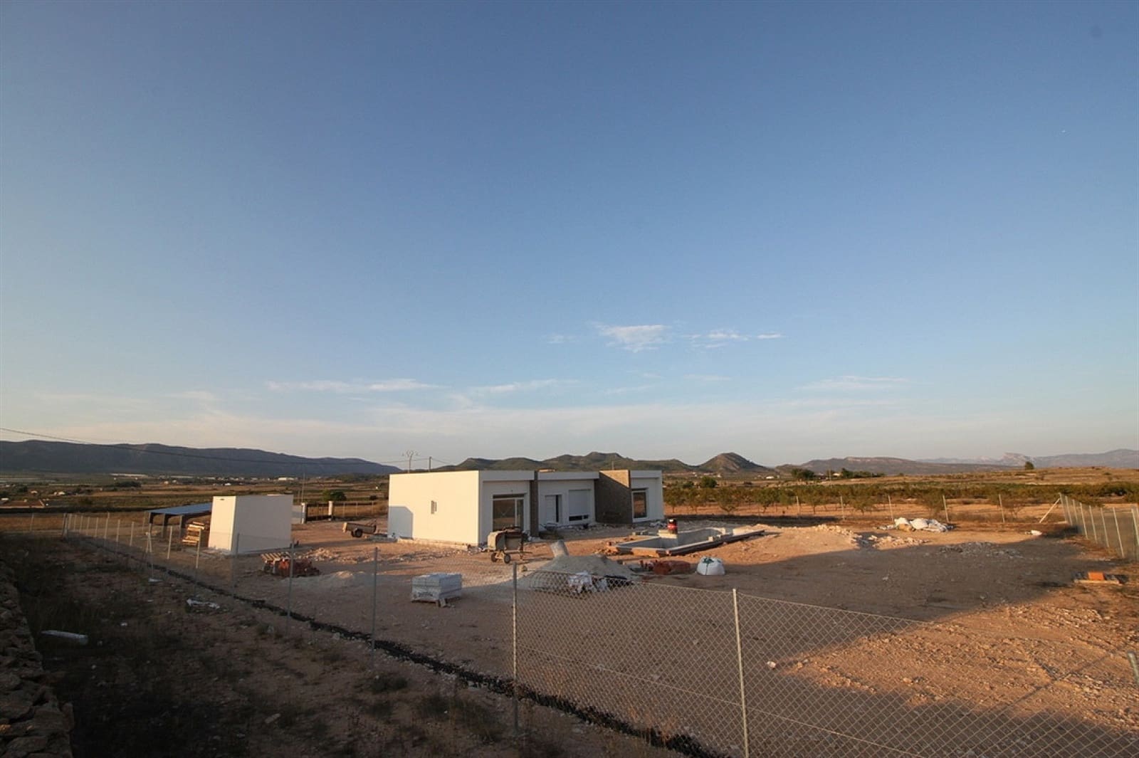 3 Zimmer Villa zu verkaufen in Pinoso mit Pool Garage - 398.000 € (Ref: 9583892)