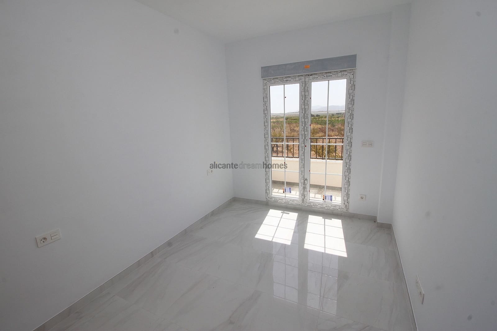 4 bedroom Villa for sale in Pinoso with pool garage - € 449,000 (Ref: 9583894)