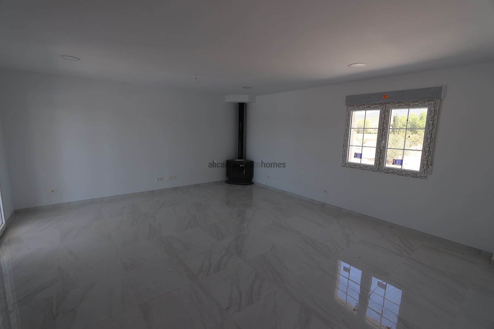 4 bedroom Villa for sale in Pinoso with pool garage - € 449,000 (Ref: 9583894)