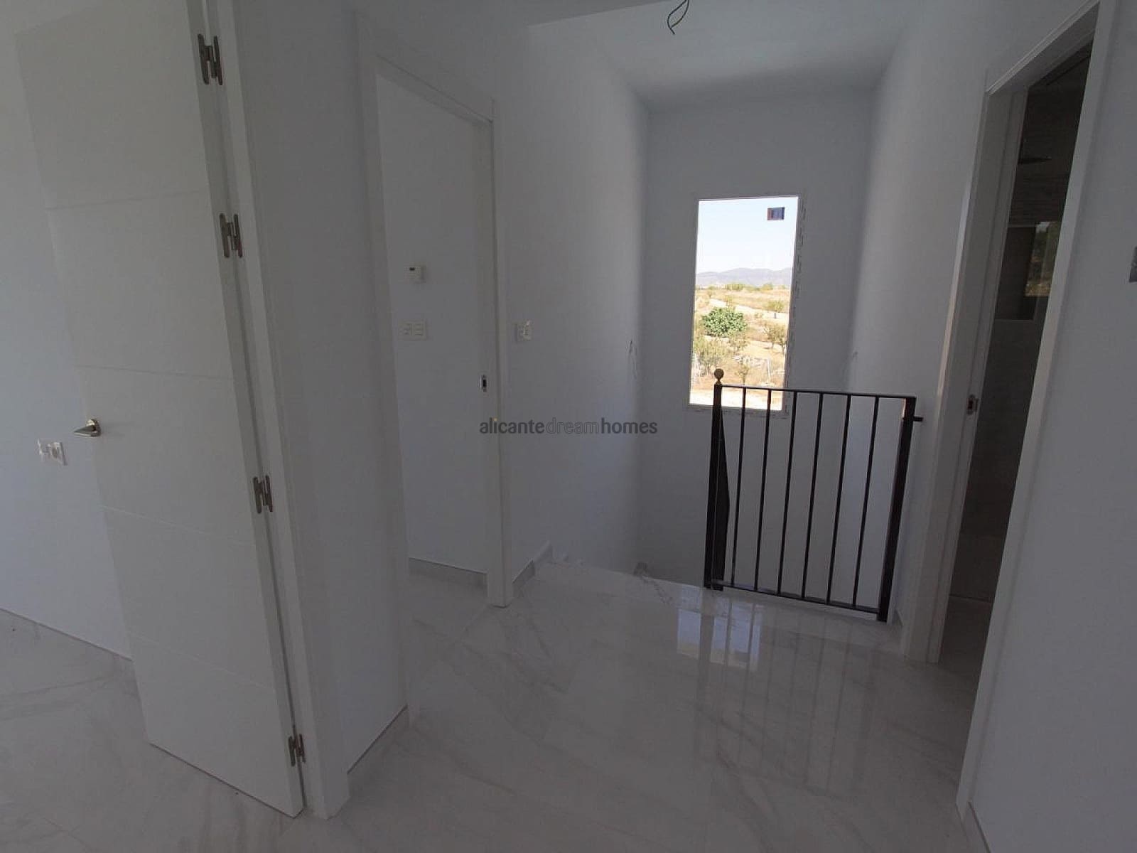 4 bedroom Villa for sale in Pinoso with pool garage - € 449,000 (Ref: 9583895)