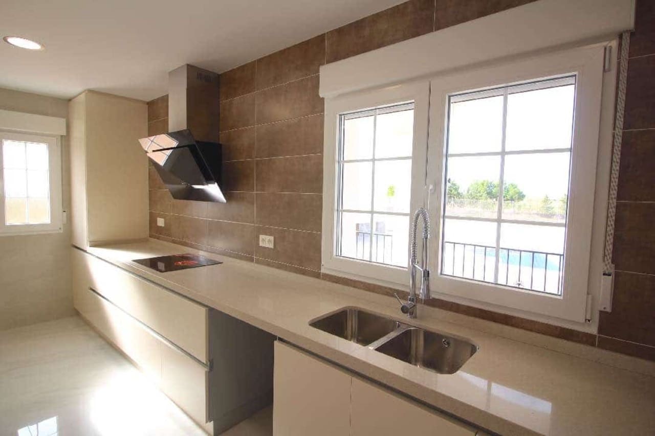 4 Zimmer Villa zu verkaufen in Pinoso mit Pool - 449.000 € (Ref: 9583968)