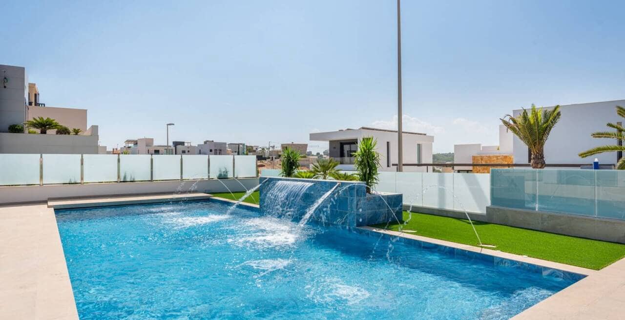 3 sypialnia Willa na sprzedaż w Campoamor z basenem - 995 000 € (Ref: 9623232)