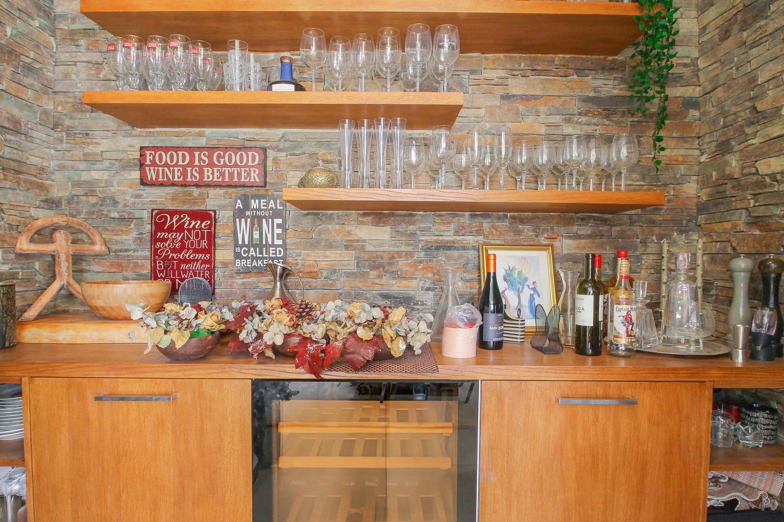 4 bedroom Villa for sale in Torrevieja with pool garage - € 1,075,000 (Ref: 9657926)