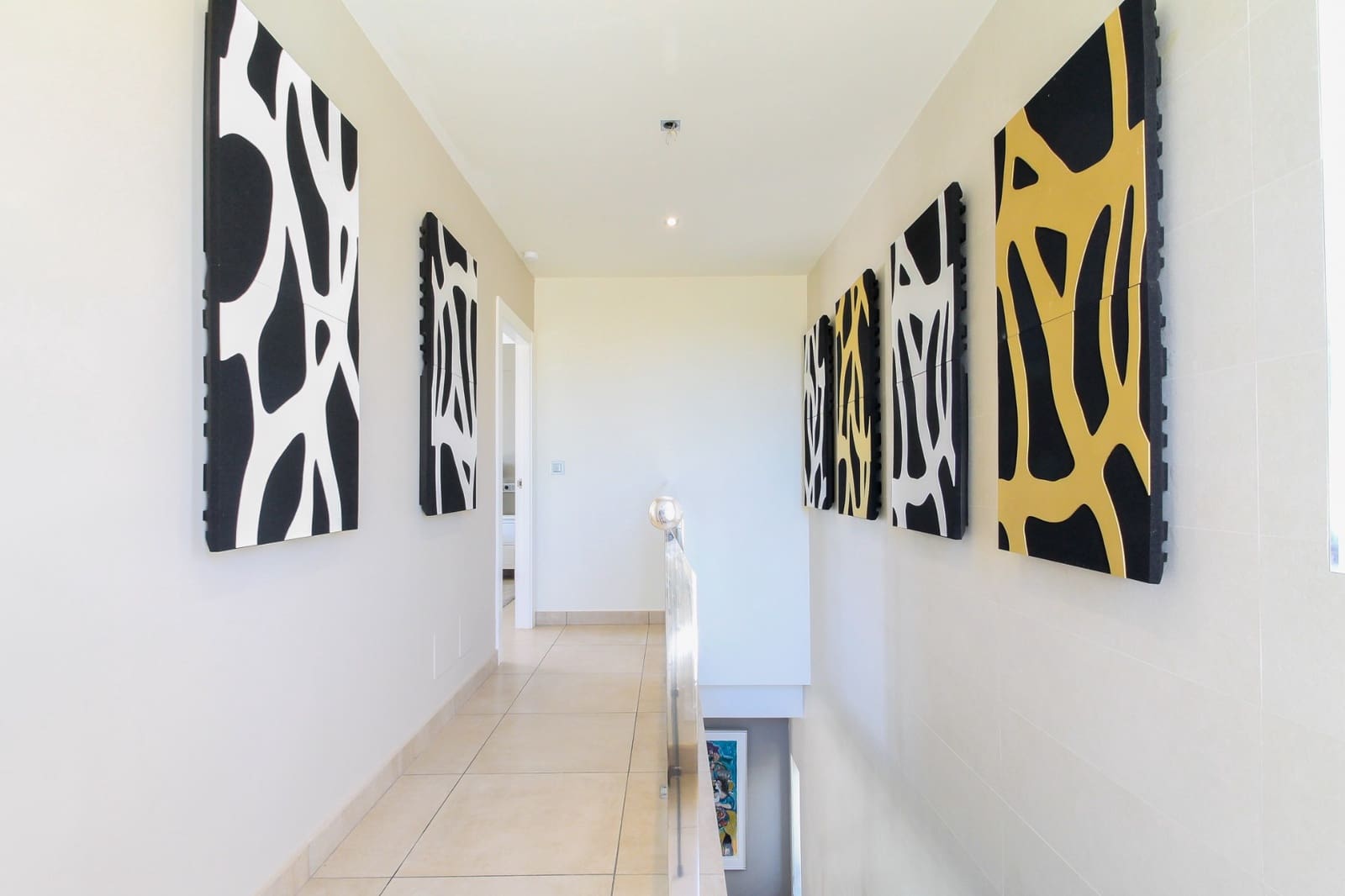 4 bedroom Villa for sale in Torrevieja with pool garage - € 1,075,000 (Ref: 9657926)