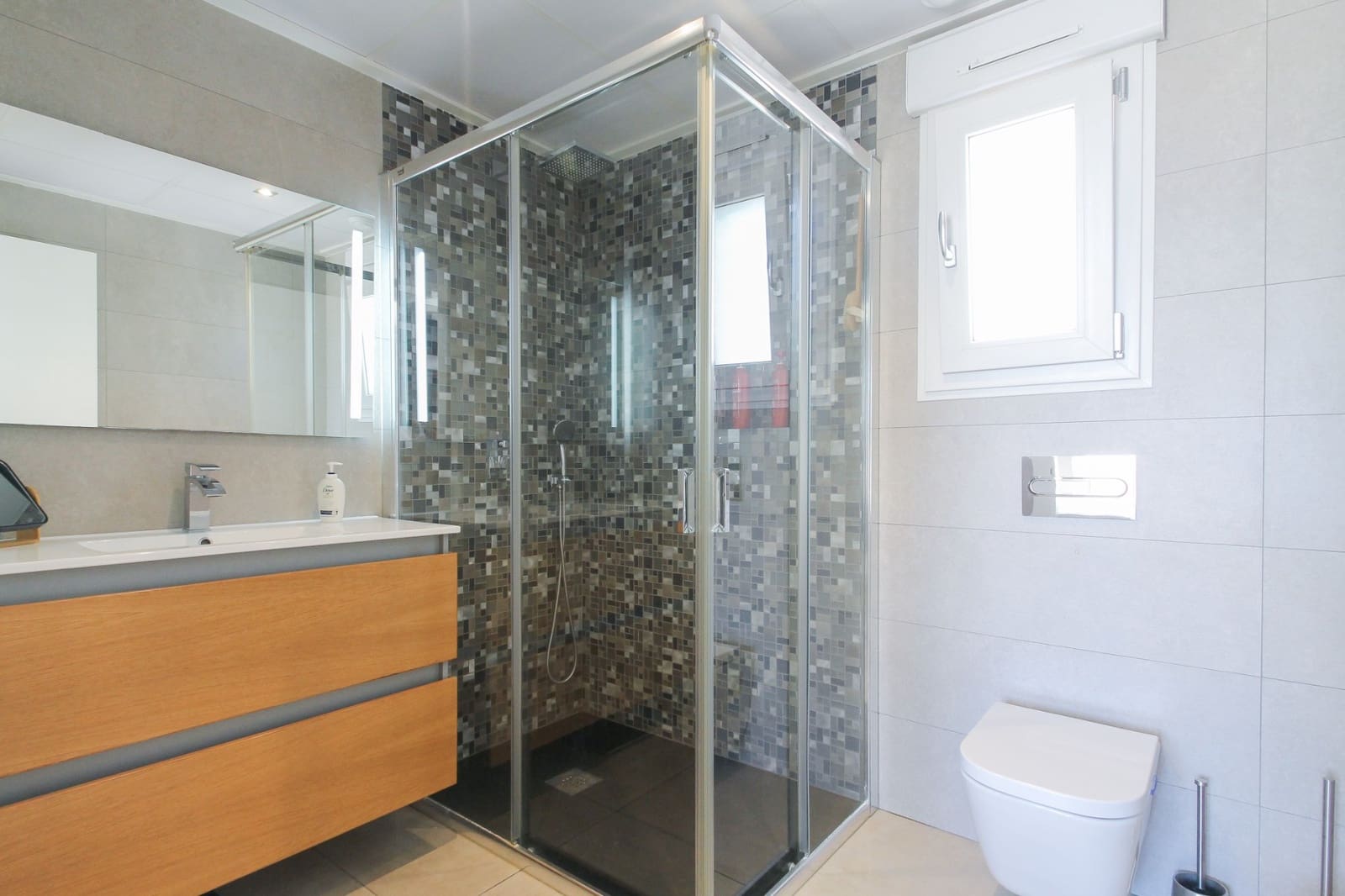 4 bedroom Villa for sale in Torrevieja with pool garage - € 1,075,000 (Ref: 9657926)