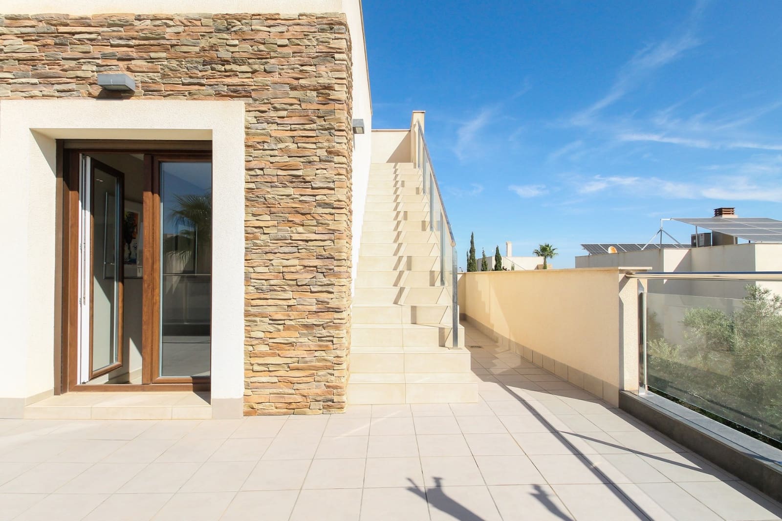 4 bedroom Villa for sale in Torrevieja with pool garage - € 1,075,000 (Ref: 9657926)