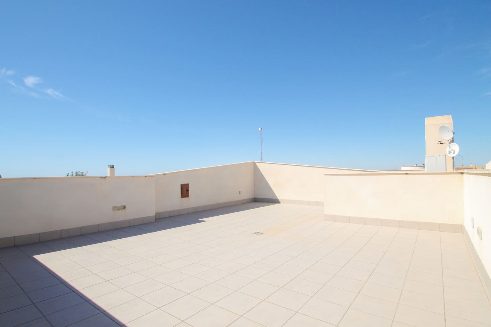 4 bedroom Villa for sale in Torrevieja with pool garage - € 1,075,000 (Ref: 9657926)