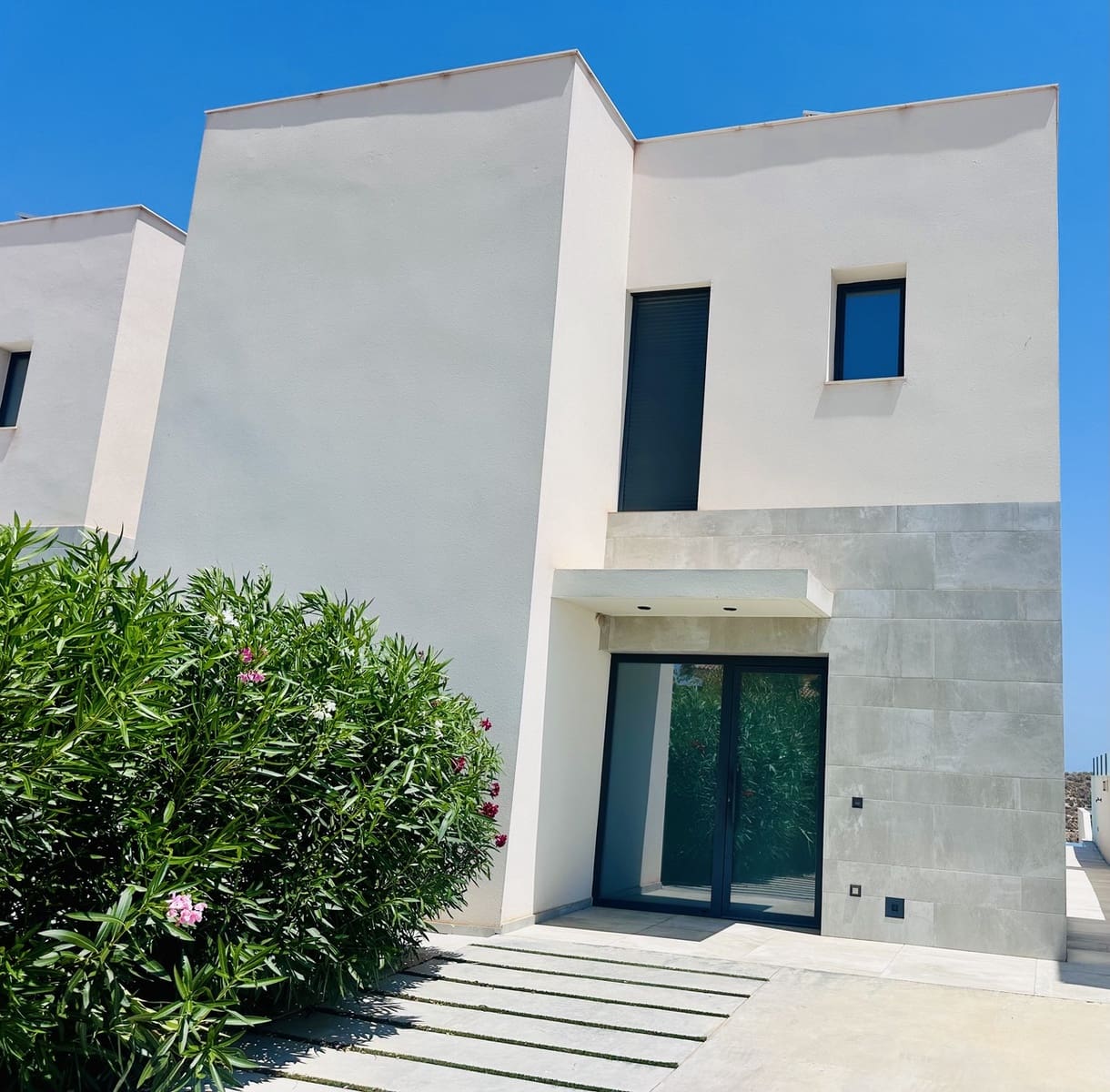 4 bedroom Villa for sale in Rojales with pool garage - € 779,000 (Ref: 9657927)