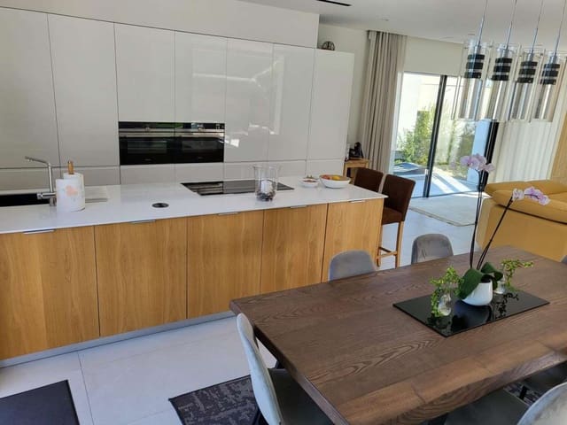 Chalet de 5 habitaciones en Las Colinas Golf, Orihuela en venta - 1.450.000 € (Ref: 9657928)