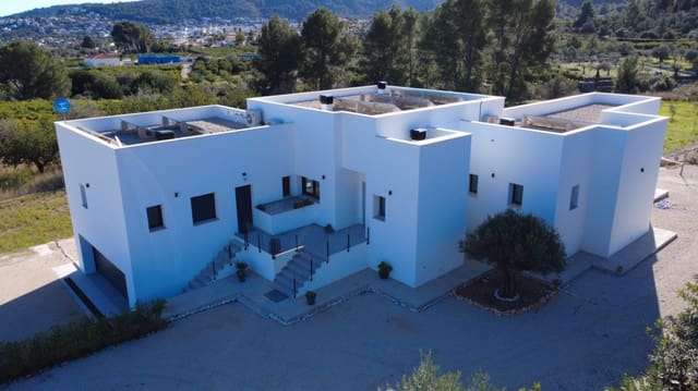 Chalet de 3 habitaciones en Orba en venta con piscina - 1.400.000 € (Ref: 9657929)