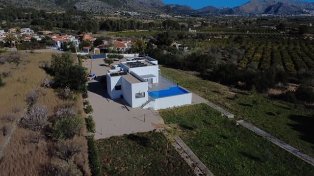 Chalet de 3 habitaciones en Orba en venta con piscina - 1.400.000 € (Ref: 9657929)