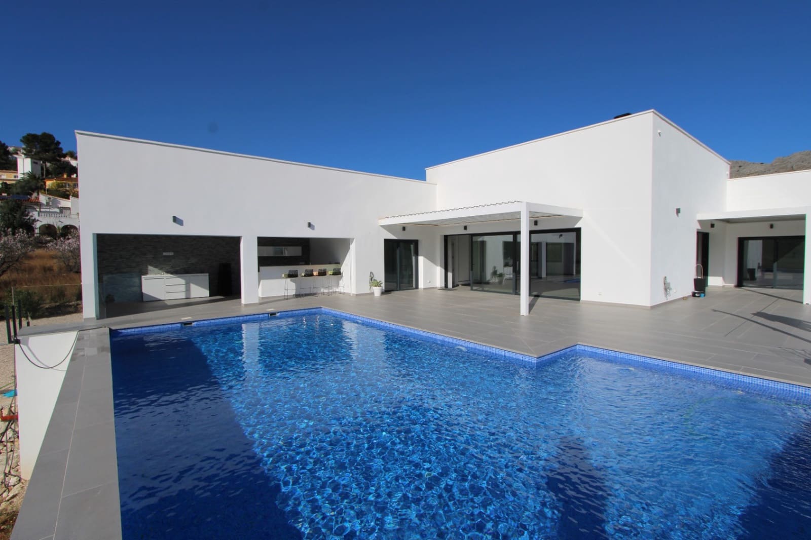 3 bedroom Villa for sale in Orba with pool - € 1,400,000 (Ref: 9657929)
