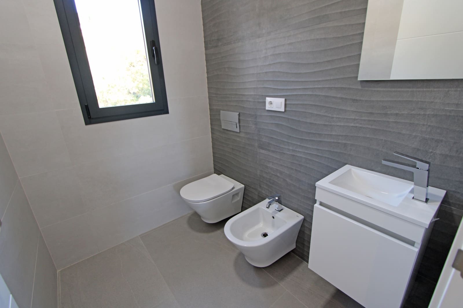 3 bedroom Villa for sale in Orba with pool - € 1,400,000 (Ref: 9657929)