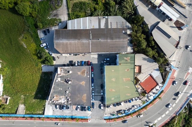 Kaupallinen myytävänä paikassa Coín - 1 950 000 € (Ref: 9657931)