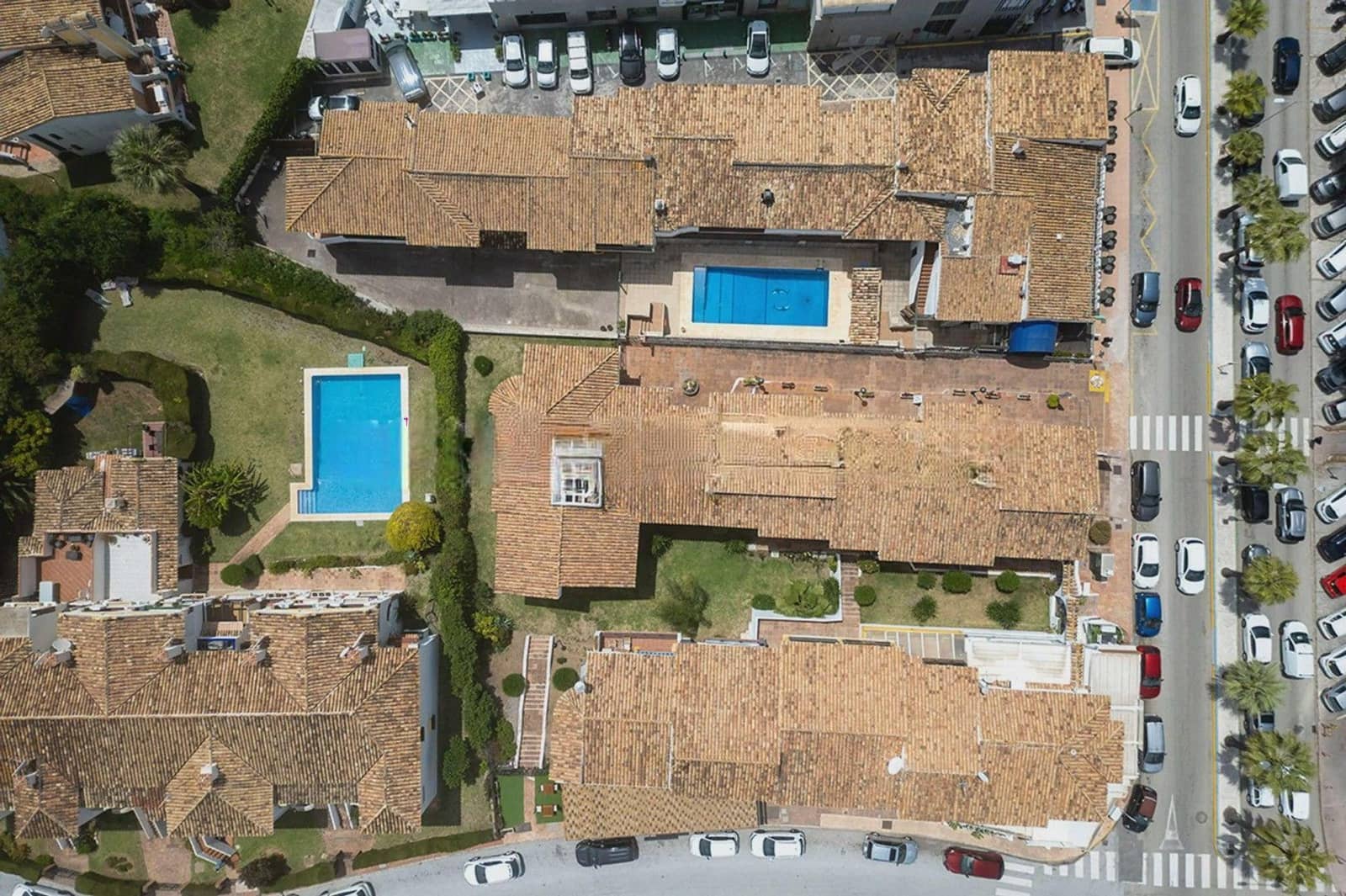 Kommersiell til salgs i Mijas - € 990 000 (Ref: 9657932)