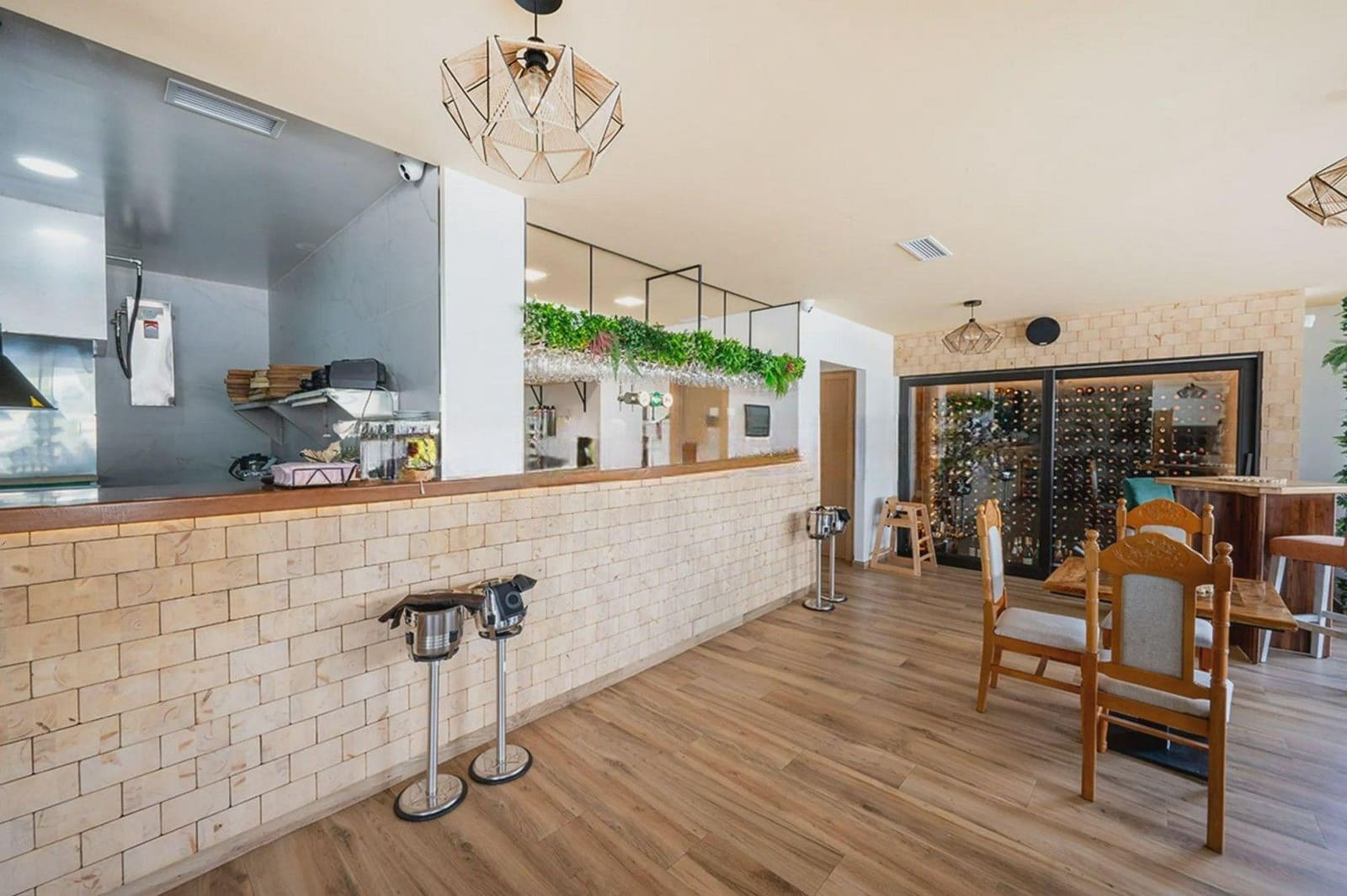 Kommersiell til salgs i Mijas - € 990 000 (Ref: 9657932)