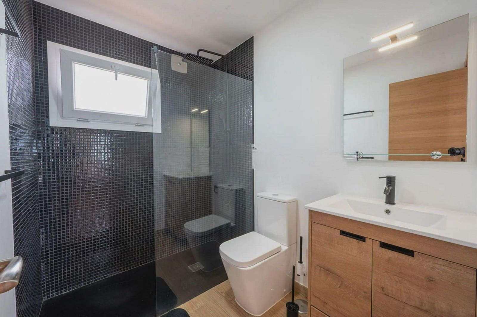 Kommersiell til salgs i Mijas - € 990 000 (Ref: 9657932)