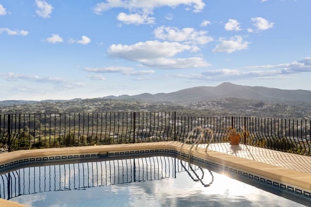 5 bedroom Villa for sale in Partides comunes - Adsubia, Javea / Xàbia - € 750,000 (Ref: 9657935)