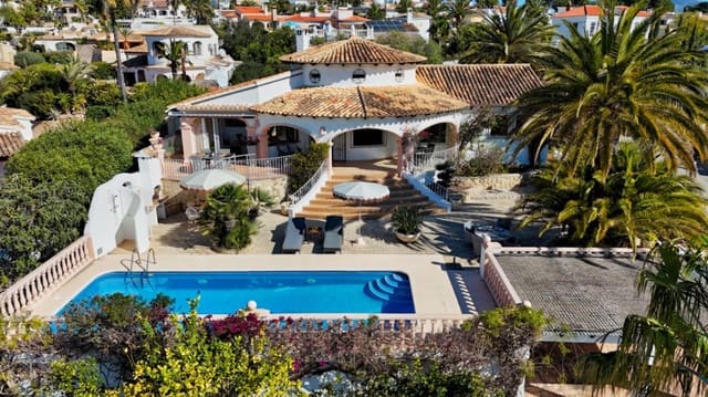 3 slaapkamer Villa te koop in Benissa met zwembad - € 1.200.000 (Ref: 9657940)