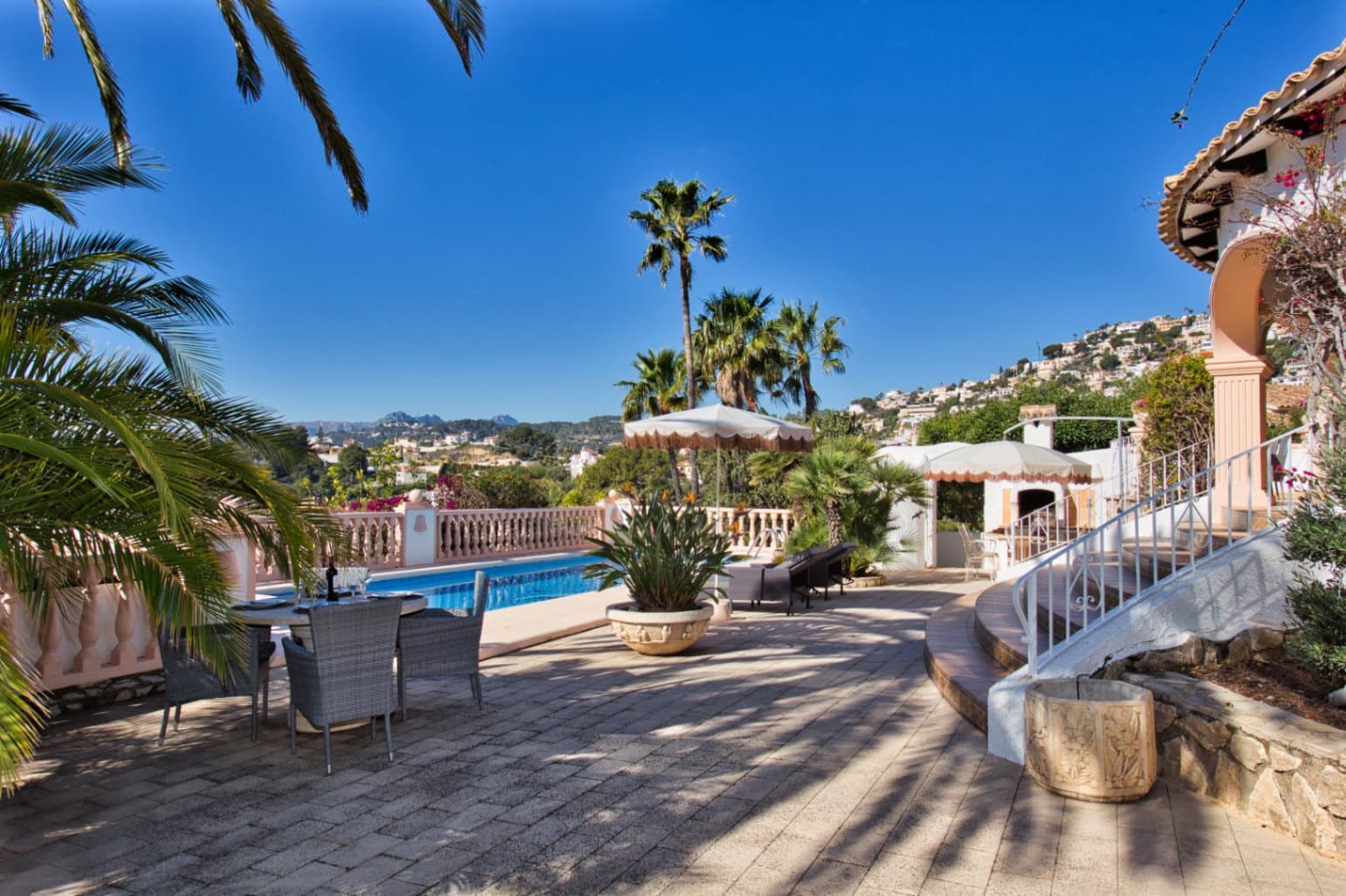 3 bedroom Villa for sale in Benissa with pool - € 1,200,000 (Ref: 9657940)