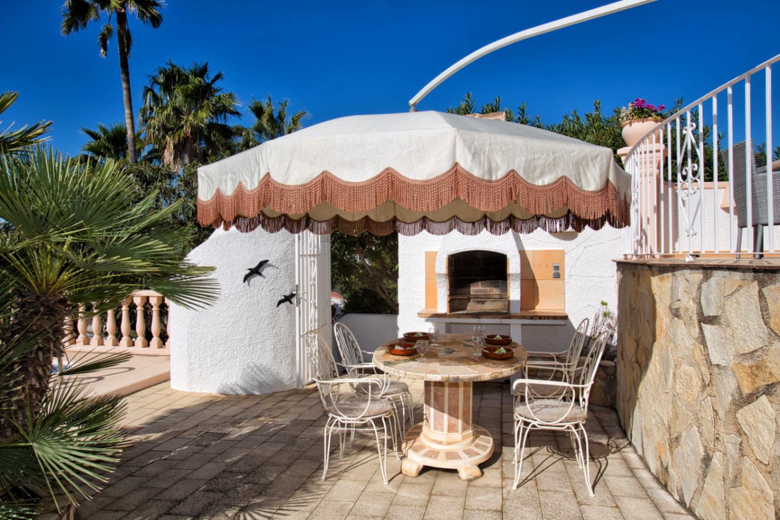 3 bedroom Villa for sale in Benissa with pool - € 1,200,000 (Ref: 9657940)