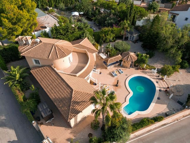 3 bedroom Villa for sale in Busot with pool garage - € 595,000 (Ref: 9657943)