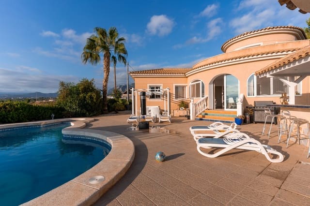 3 bedroom Villa for sale in Busot with pool garage - € 595,000 (Ref: 9657943)