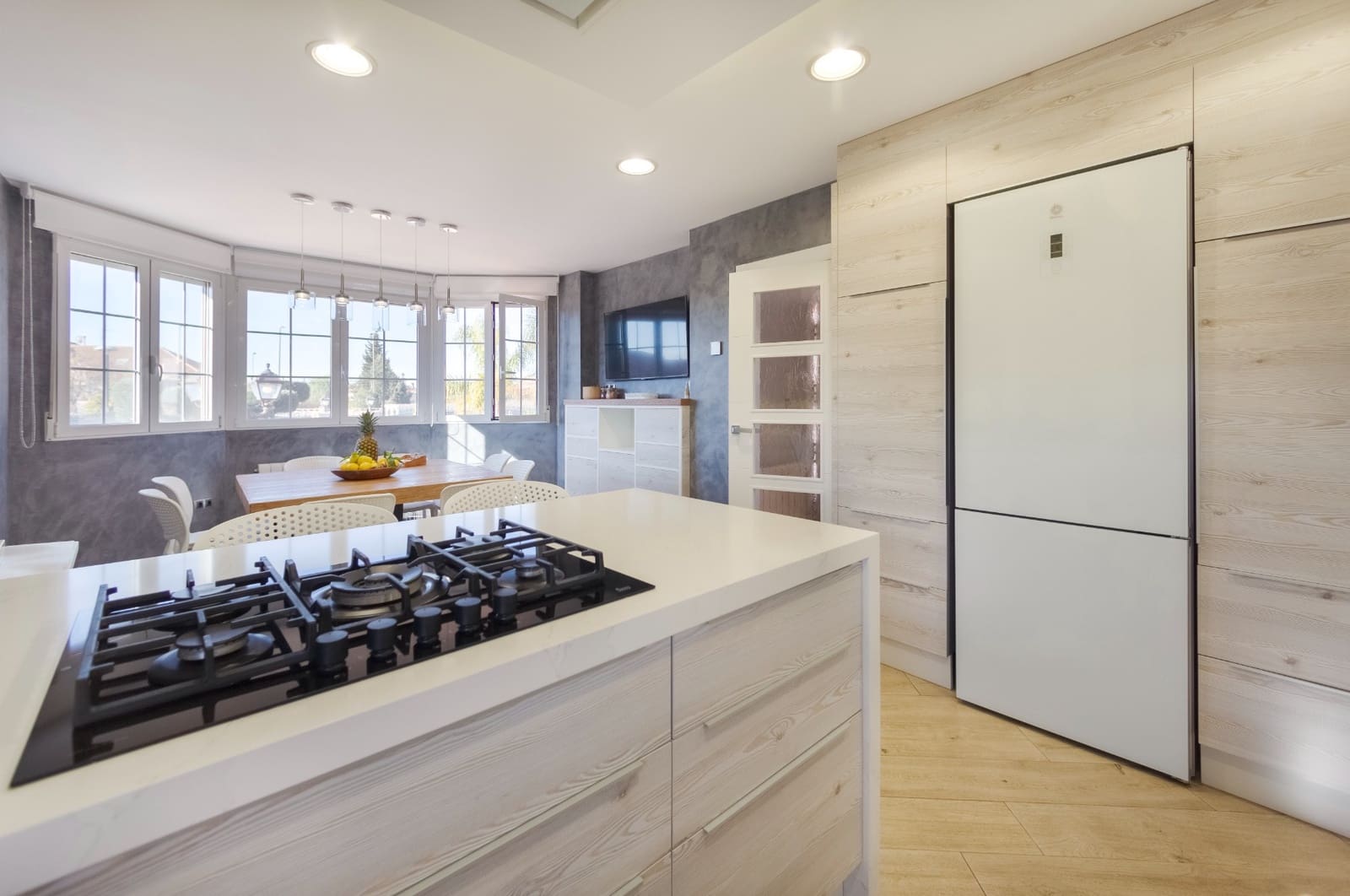 4 makuuhuone Huvila myytävänä paikassa San Vicente / Sant Vicent del Raspeig mukana uima-altaan 
autotalli - 939 000 € (Ref: 9657945)