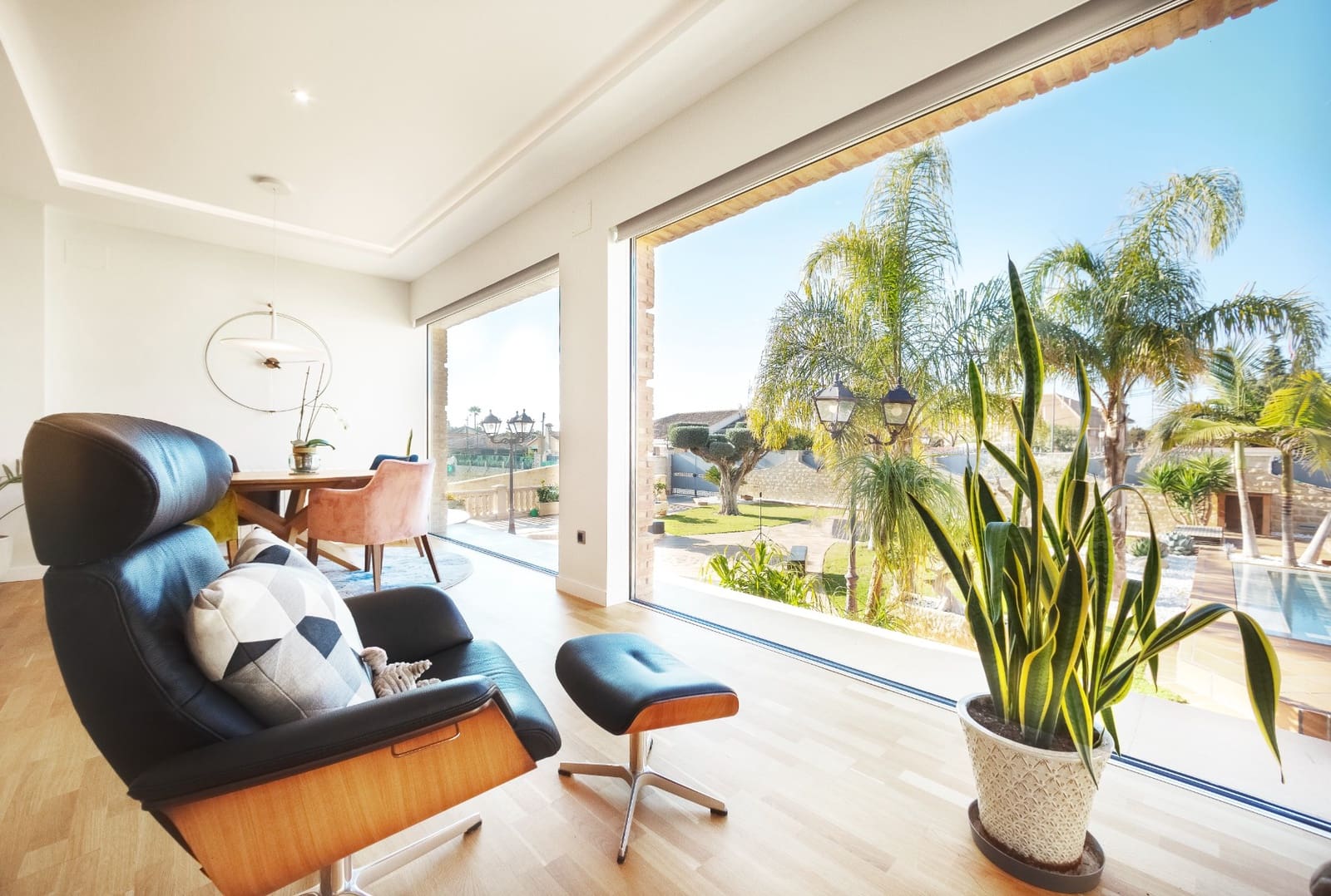 4 makuuhuone Huvila myytävänä paikassa San Vicente / Sant Vicent del Raspeig mukana uima-altaan 
autotalli - 939 000 € (Ref: 9657945)