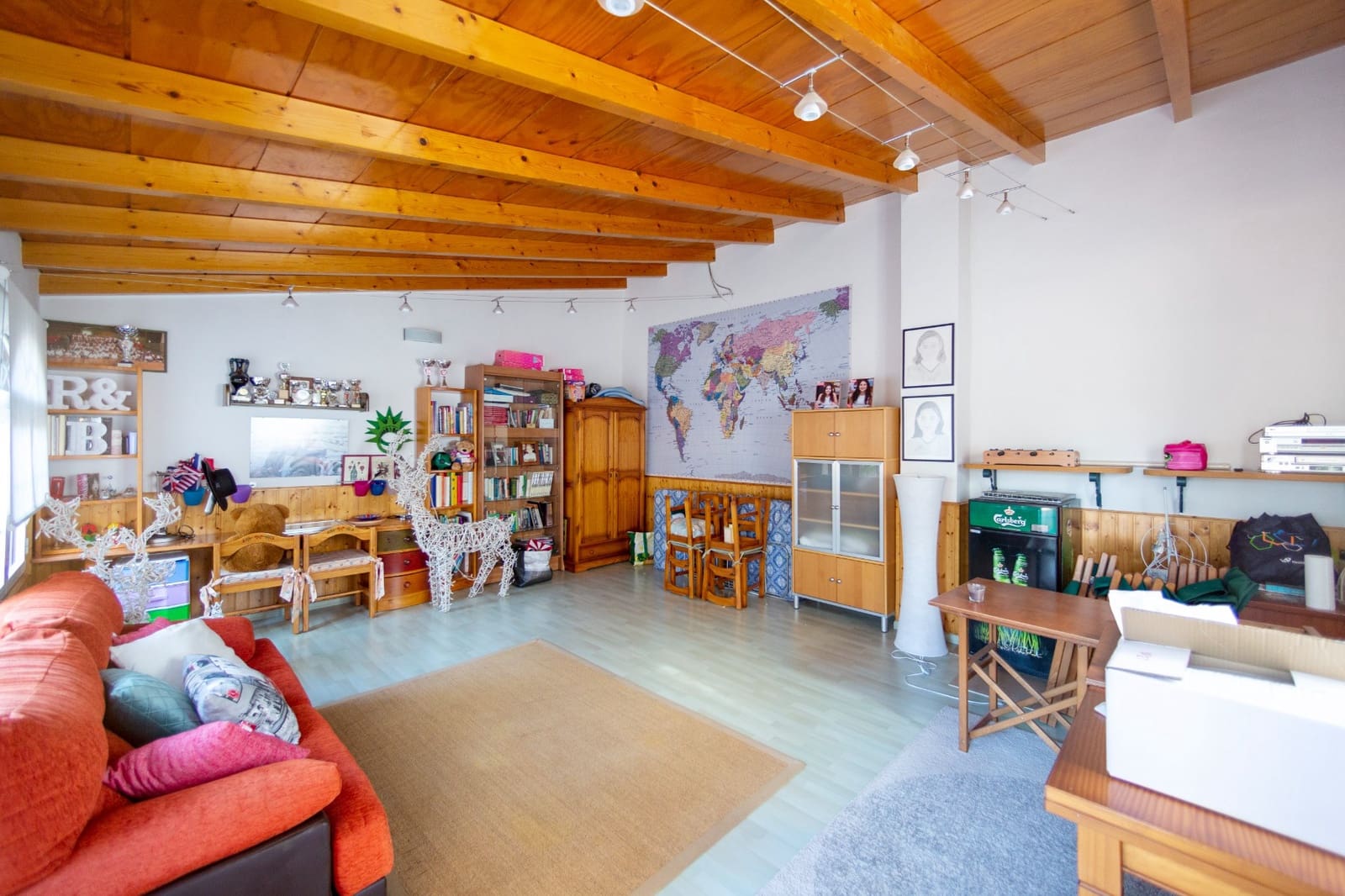 4 makuuhuone Huvila myytävänä paikassa San Vicente / Sant Vicent del Raspeig mukana uima-altaan 
autotalli - 939 000 € (Ref: 9657945)