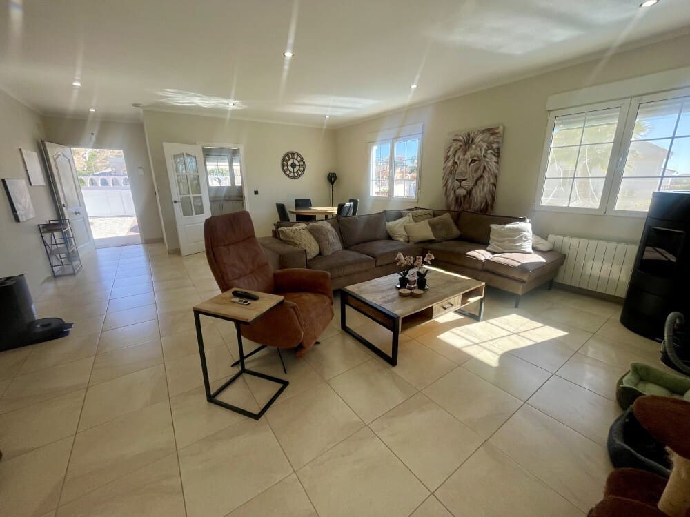 Chalet de 5 habitaciones en San Fulgencio en venta con piscina - 540.000 € (Ref: 9657956)