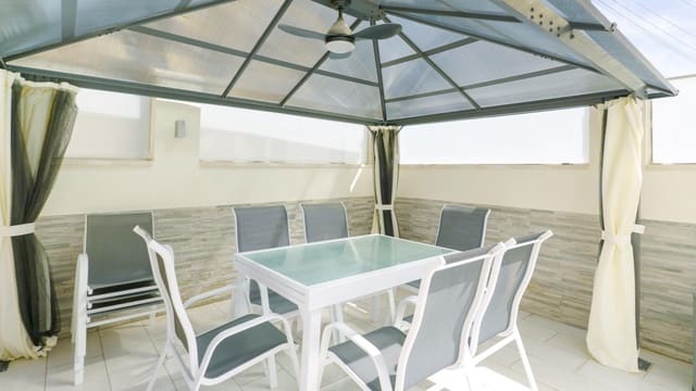 4 slaapkamer Huis te koop in Punta Prima, Torrevieja met zwembad - € 529.000 (Ref: 9657958)